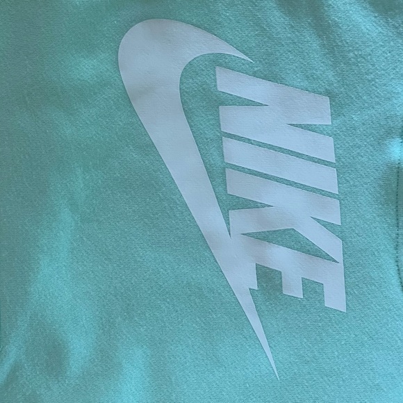NWT NIKE outfit - Picture 2 of 3